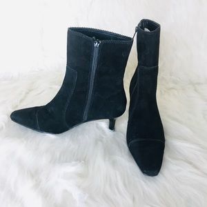 Casual Corner Black Beautiful boots!